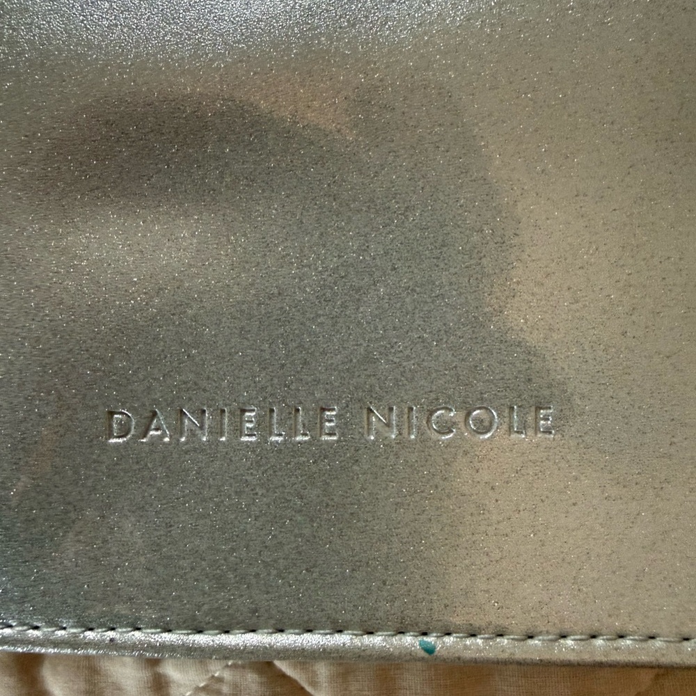 Danielle Nicole Disney Cinderella Wallet - Picture 3 of 8